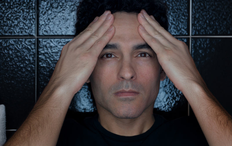 Step 03 / Apply the Face Serum